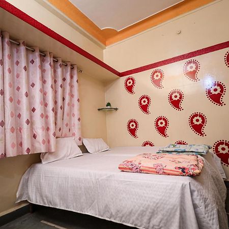 Rai Guest House Удджайн Экстерьер фото