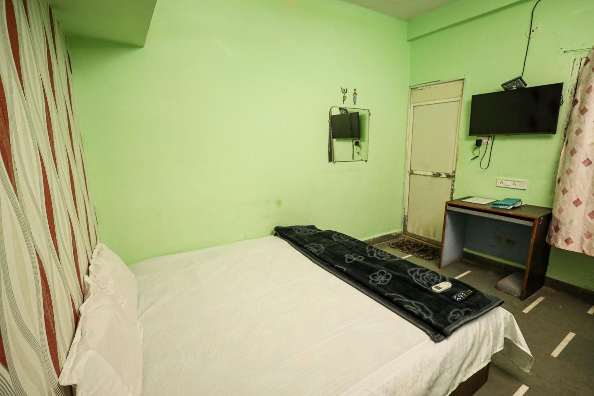 Rai Guest House Удджайн Экстерьер фото