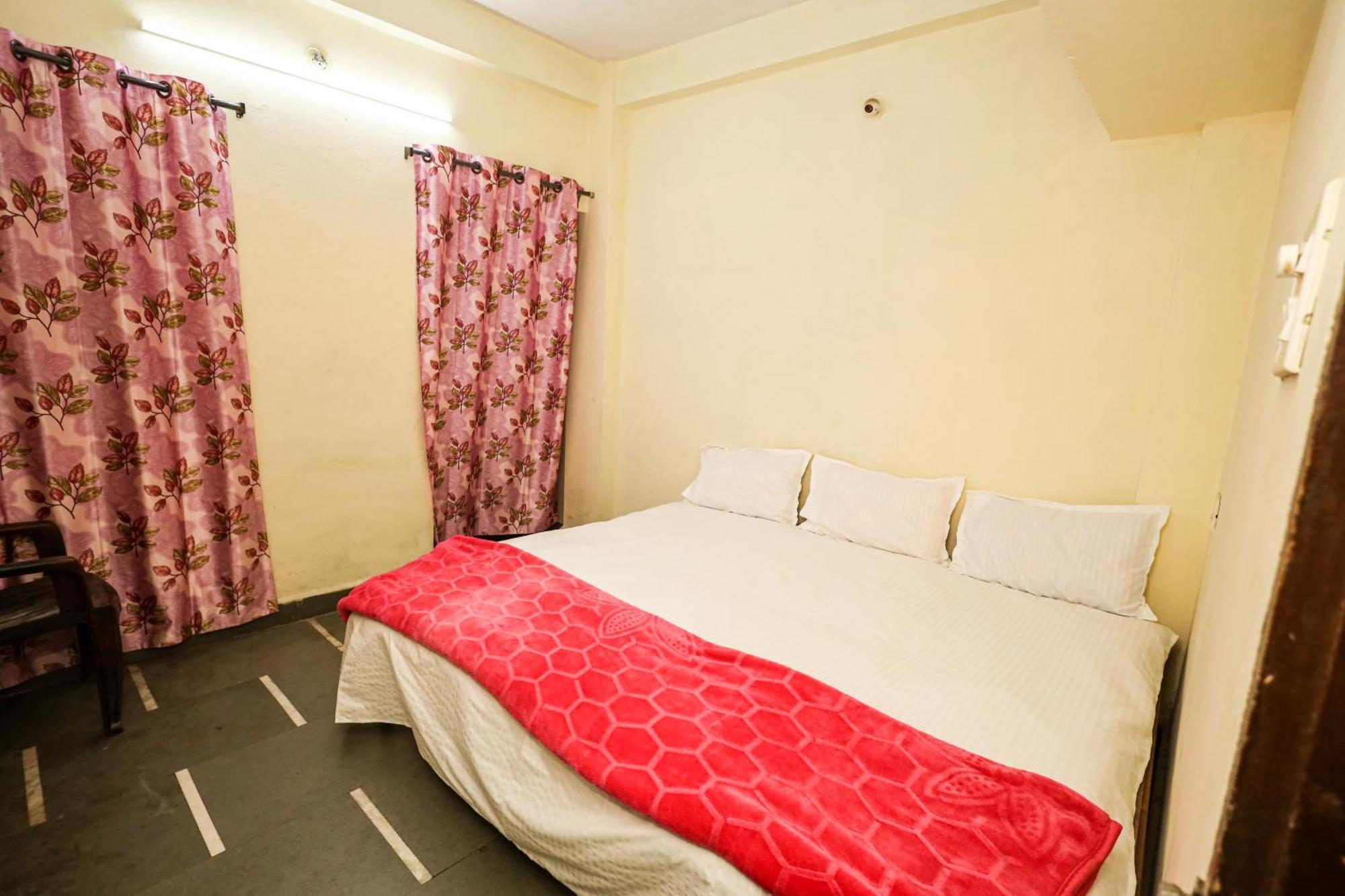 Rai Guest House Удджайн Экстерьер фото