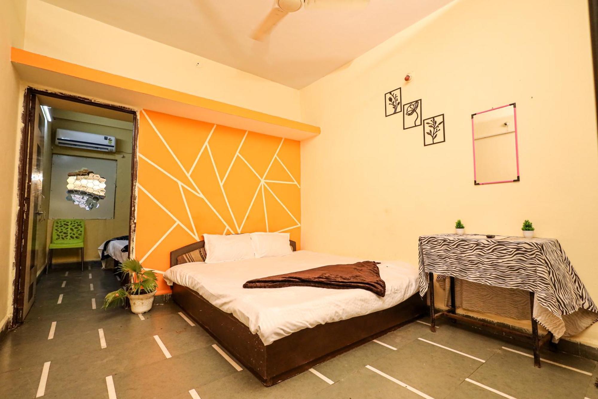 Rai Guest House Удджайн Экстерьер фото