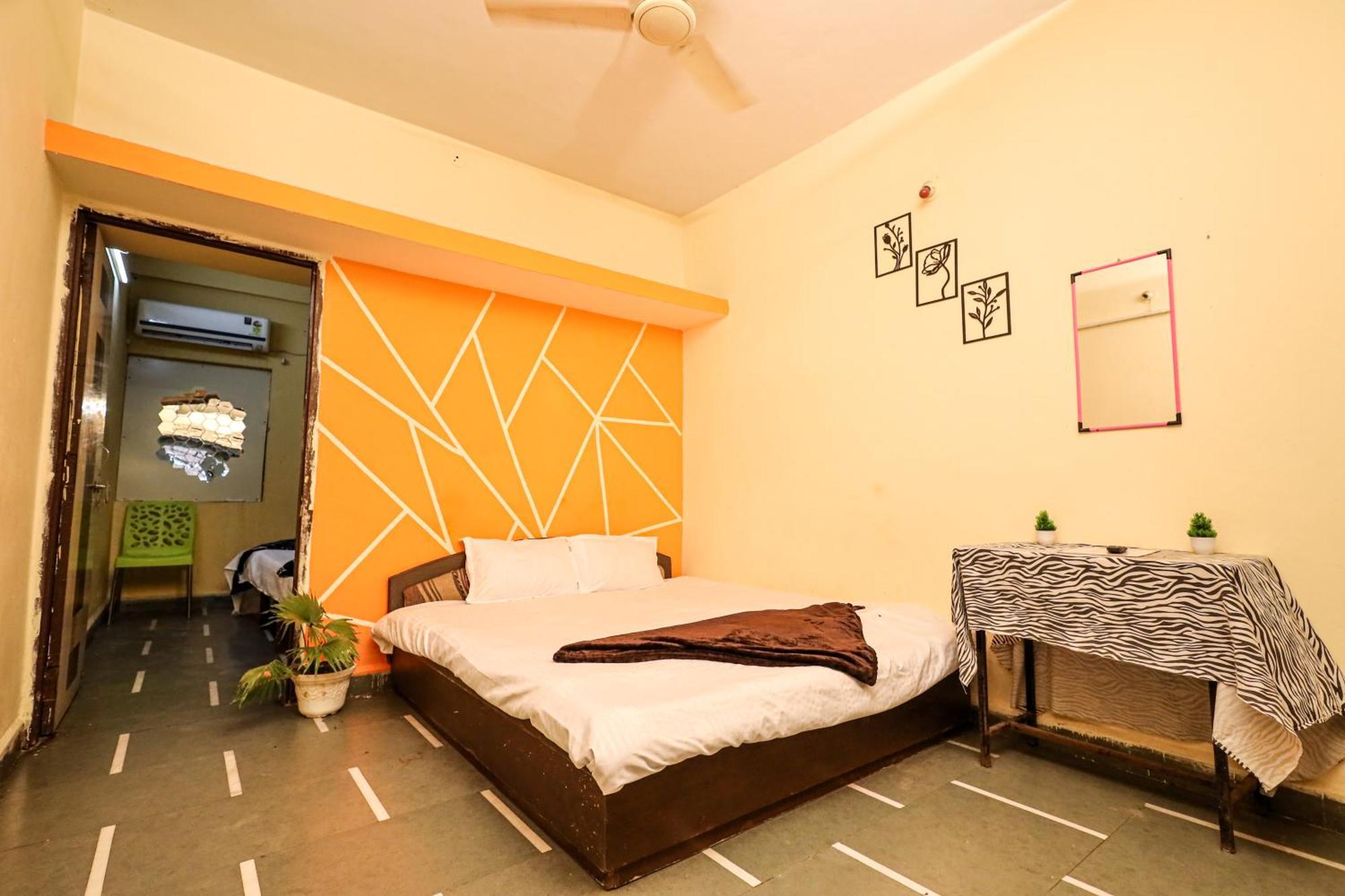 Rai Guest House Удджайн Экстерьер фото