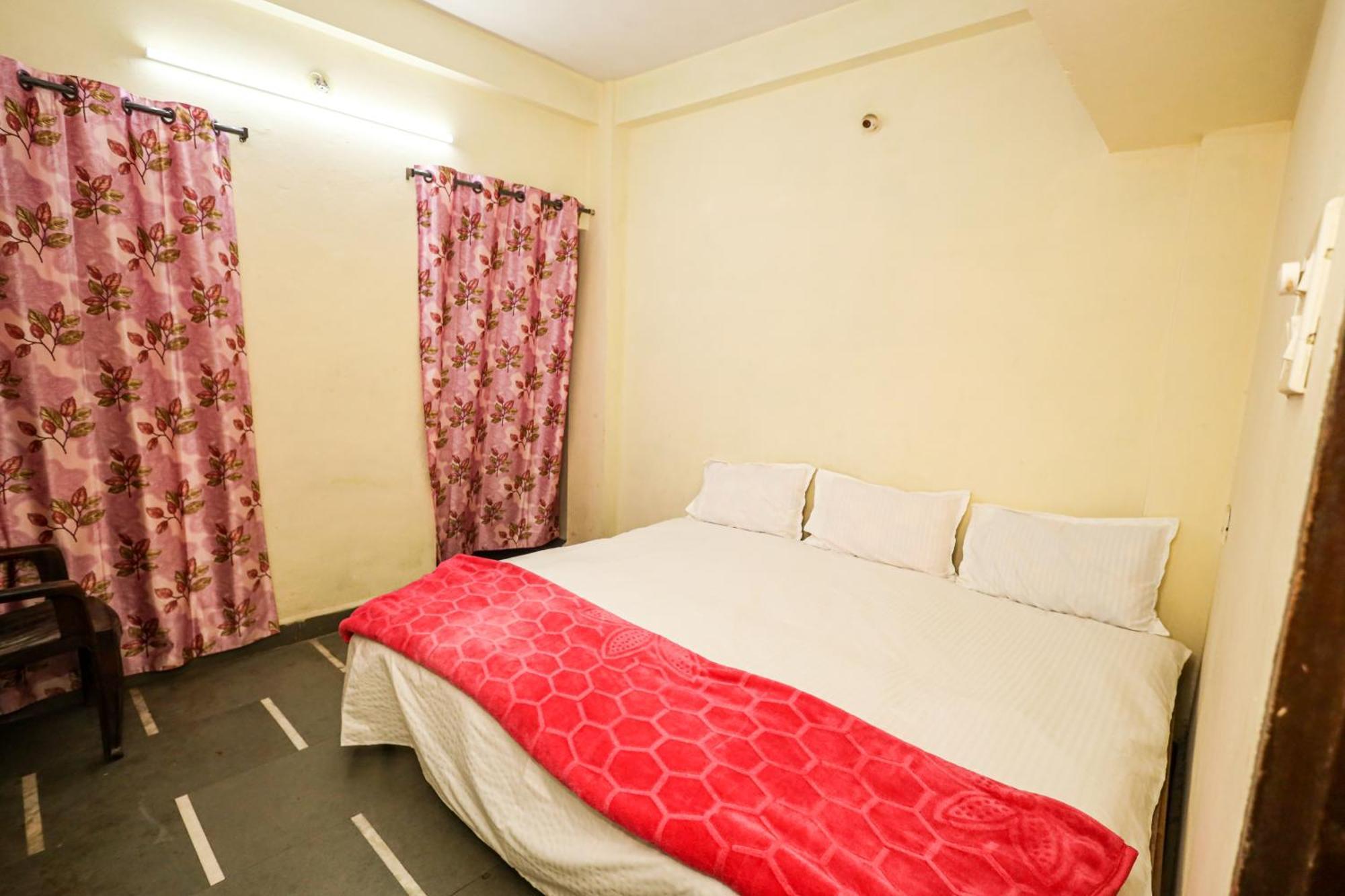 Rai Guest House Удджайн Экстерьер фото
